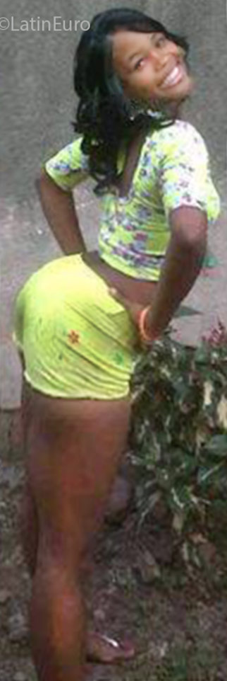 Date this good-looking Jamaica girl Shawna from Kingston JM2255