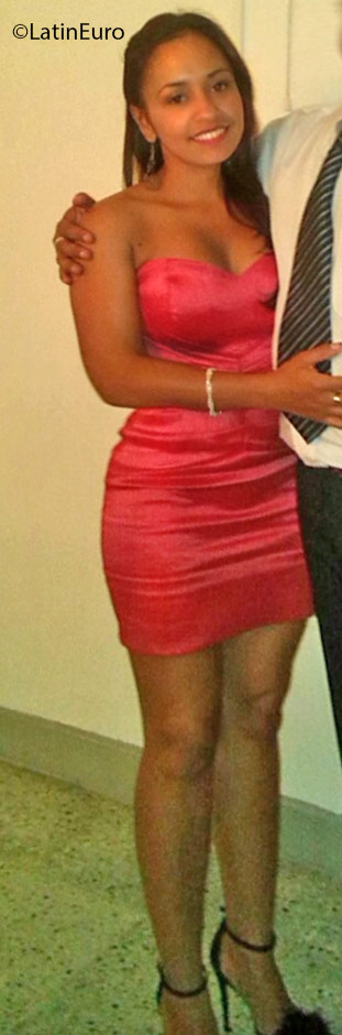 Date this athletic Colombia girl Yriany from Medellin CO18638