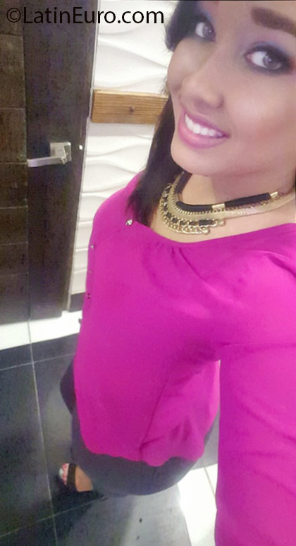 Date this delightful Dominican Republic girl Rosa from Santiago DO24990