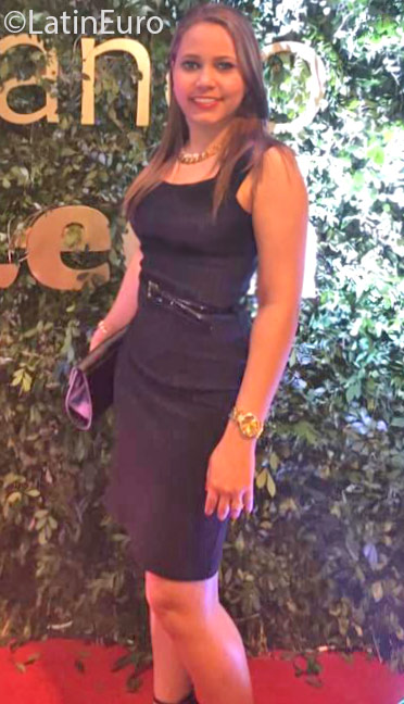 Date this funny Dominican Republic girl Madelin from Santiago DO25000