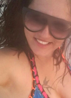 Date this good-looking Brazil girl Waleria from Goiania BR9590