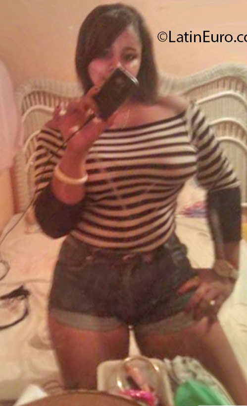 Date this passionate Dominican Republic girl Annelina from Santiago DO25020