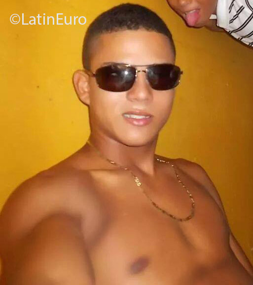 Date this hard body Colombia man Javier from Barranquilla CO18696