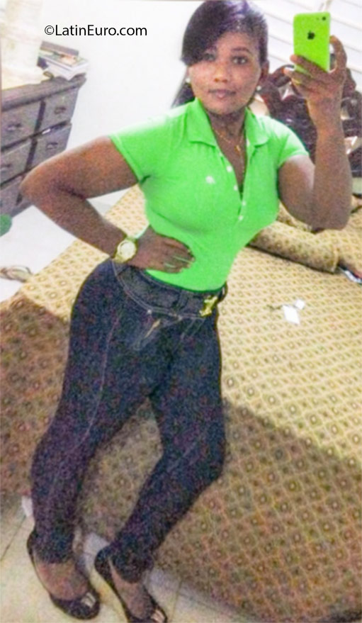 Date this voluptuous Dominican Republic girl Mara from Santiago DO25044