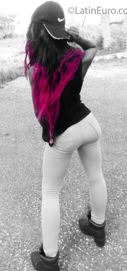 Date this athletic Jamaica girl Destiny from Manchester JM2282