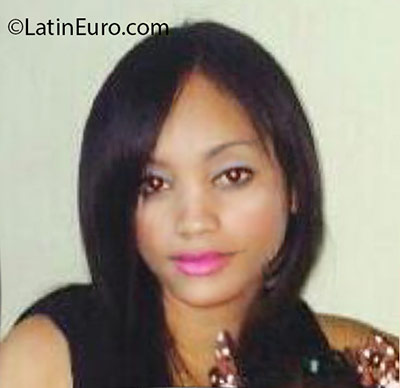 Date this foxy Dominican Republic girl Jasmil from San Pedro De Macoris DO25190