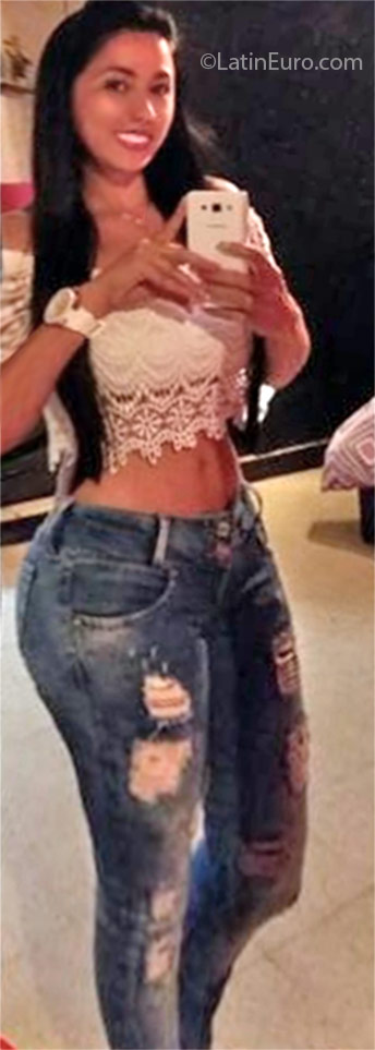 Date this beautiful Colombia girl Sofia from Cali CO18766
