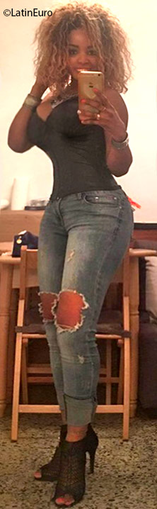 Date this hard body Spain girl Miky from Barcelona ES336