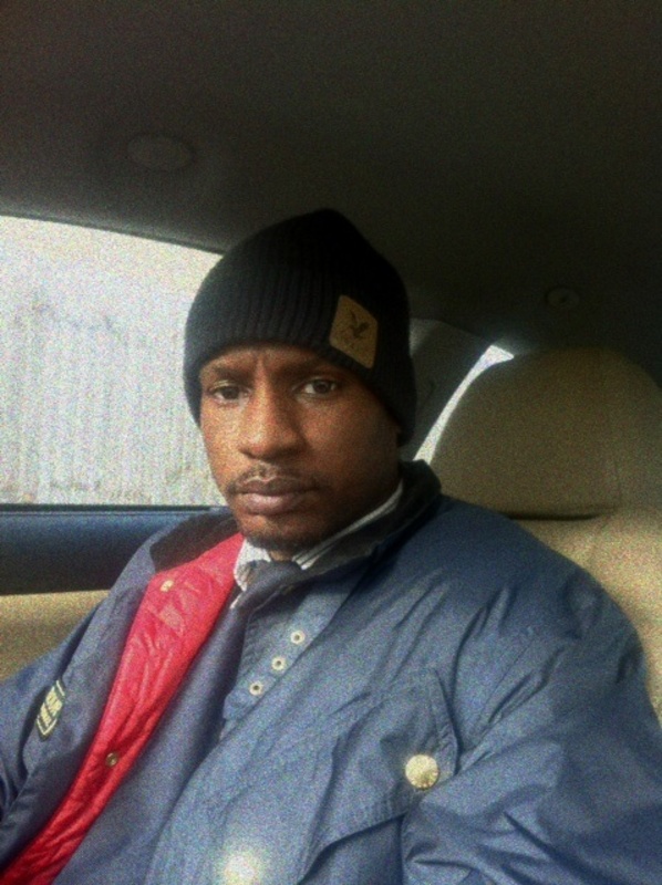 Date this foxy United Kingdom man Corz from London GB868