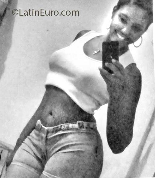 Date this georgeous Dominican Republic girl Martha from Santo Domingo DO25348
