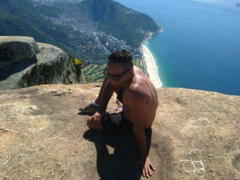 Date this sensual Brazil man Claudio Bernard from 39 BR9630