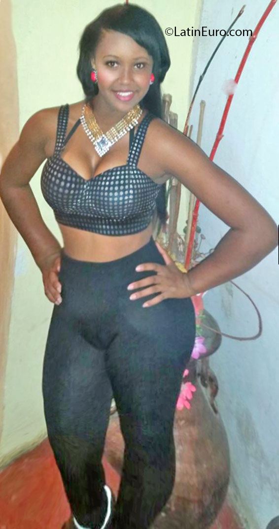 Date this exotic Dominican Republic girl Marleny from Santo Domingo DO25385