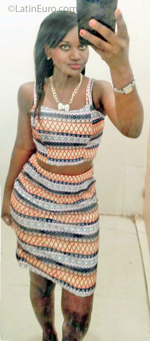 Date this exotic Dominican Republic girl Flaca from Santo Domingo DO25495
