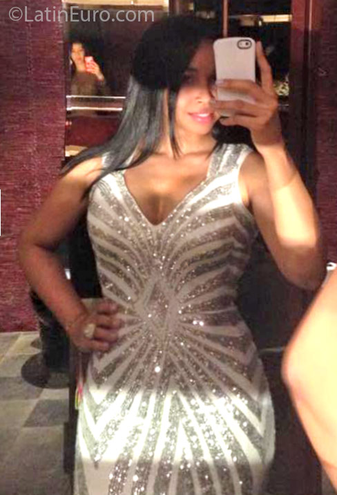 Date this cute Dominican Republic girl Caterine from Santo Domingo DO25565