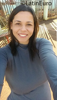 Date this pretty Brazil girl Josi from Toledo BR9645