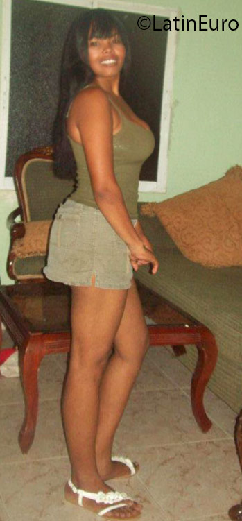 Date this charming Dominican Republic girl Marelsysi from Santo Domingo DO25663