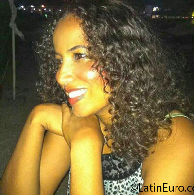Date this hot Dominican Republic girl Flor from El seybo DO25677