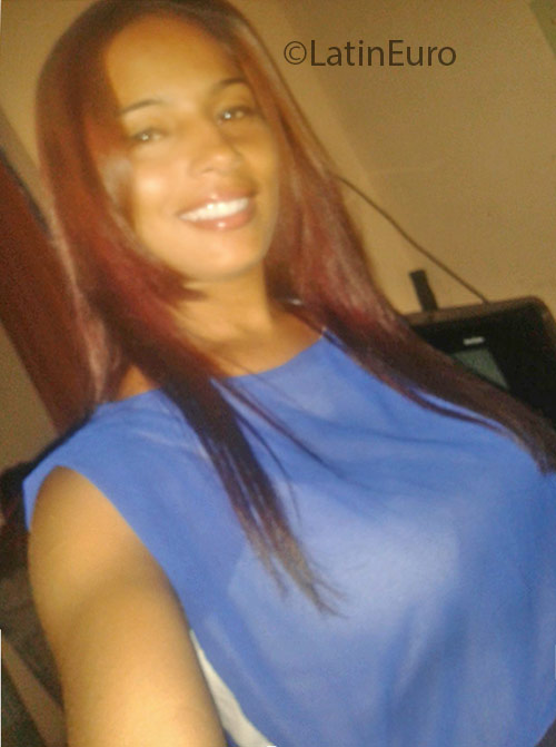 Date this athletic Dominican Republic girl Isabel from Santo Domingo DO25803