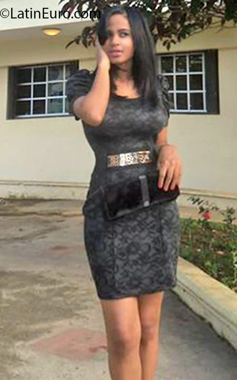 Date this exotic Dominican Republic girl Debra Aneris from Santo Domingo DO25844