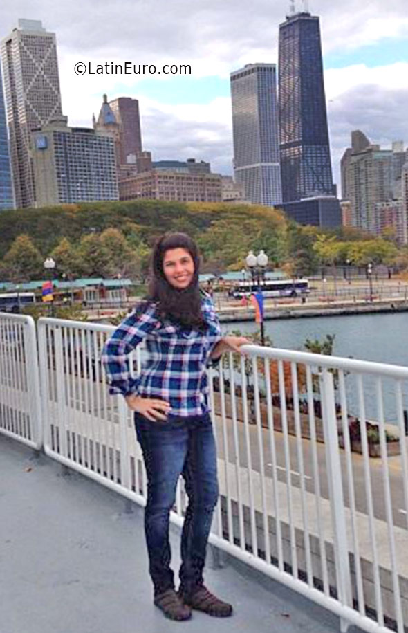 Date this pretty Venezuela girl Mariale from Caracas VE666