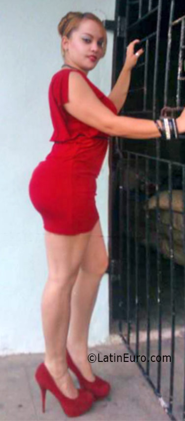 Date this funny Dominican Republic girl Neyalis from Bani DO25902