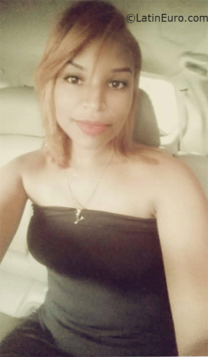 Date this fun Dominican Republic girl Yanerfer from Santiago DO25917