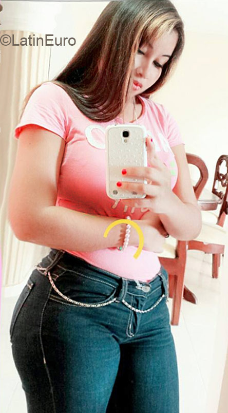 Date this cute Dominican Republic girl Millie Estrella from Santo Domingo DO25979