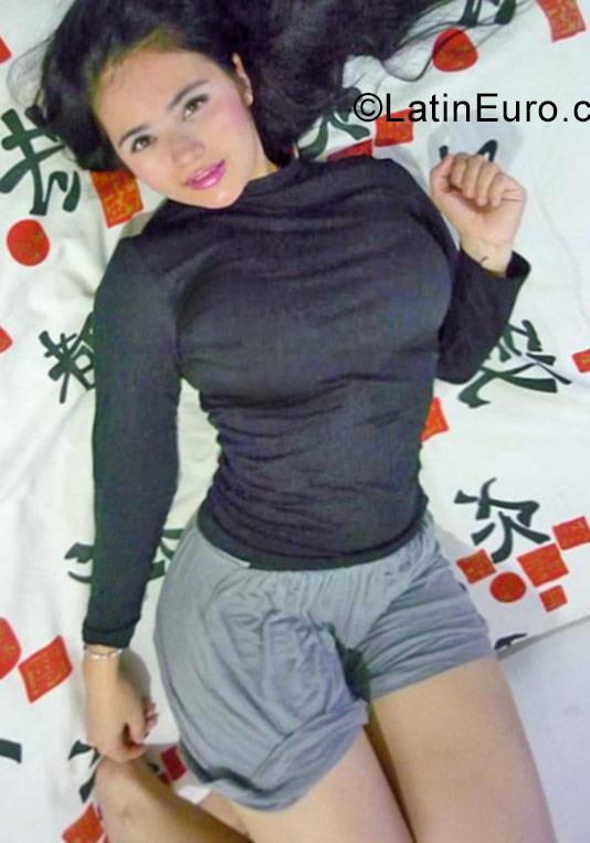 Date this exotic Colombia girl Deisy from medellin CO19029