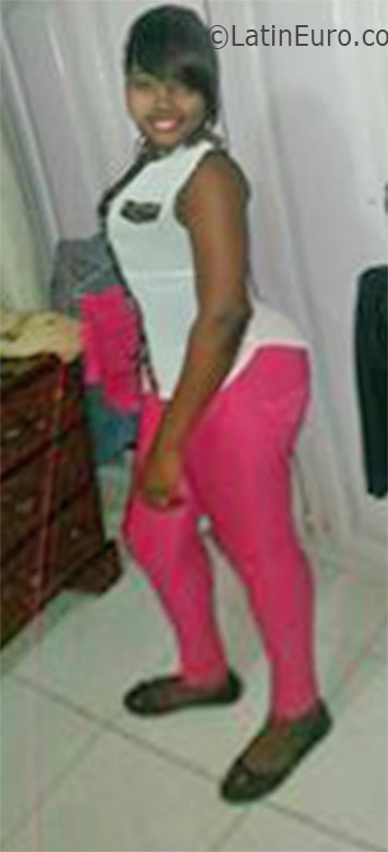 Date this beautiful Dominican Republic girl Viviana from Santo Domingo DO26022