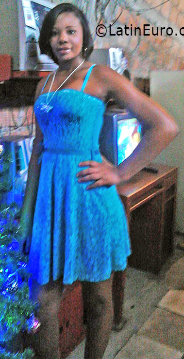 Date this attractive Colombia girl Nely from Cali CO19056