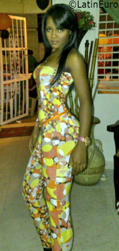 Date this voluptuous Dominican Republic girl Arisleny from Santo Domingo DO31884