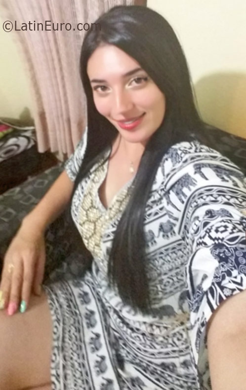 Date this attractive Colombia girl Milena from Manizales CO19105