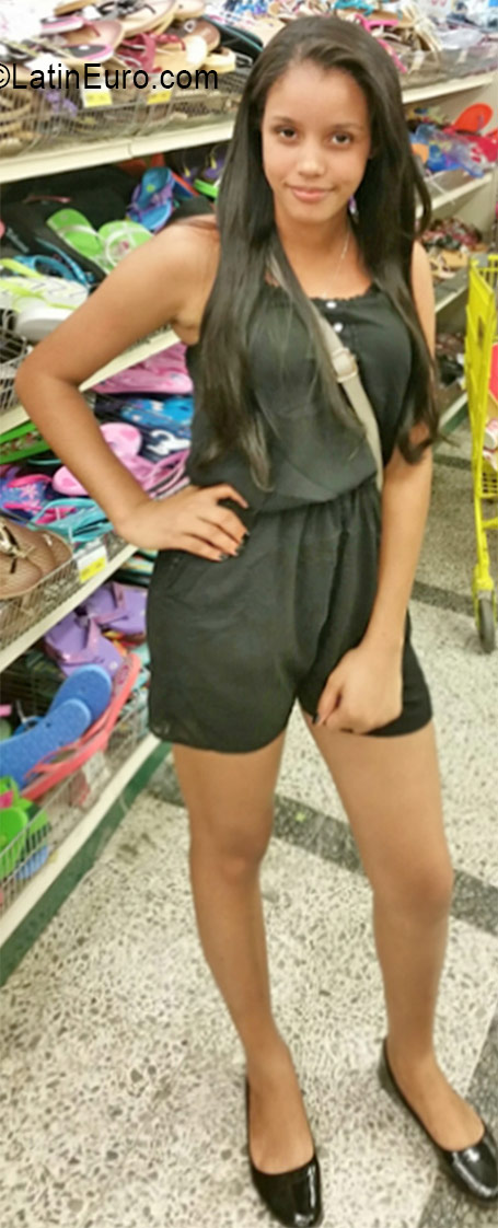 Date this charming Dominican Republic girl Jennifer from Santiago De Los Caballeros DO26236