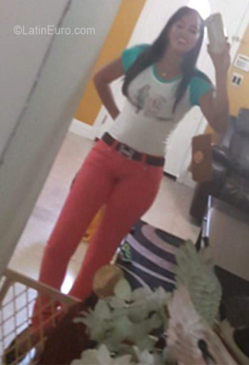 Date this sultry Dominican Republic girl Maria from  DO26310
