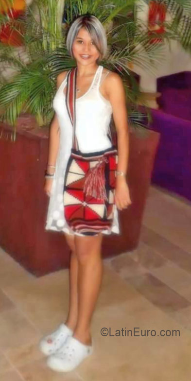 Date this sensual Colombia girl Yisele from Bogota CO19260