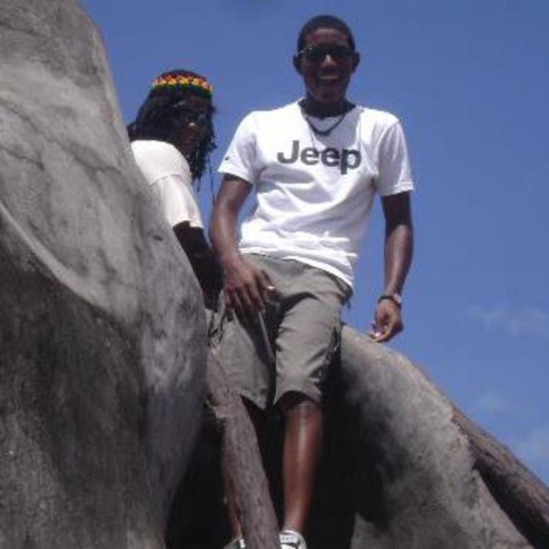 Date this cute Venezuela man Hiriat from 48 VE735