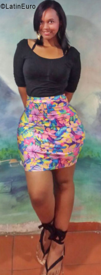 Date this attractive Dominican Republic girl Zuleica from Santo Domingo DO26589