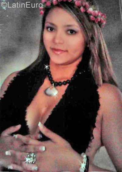 Date this sensual Colombia girl Paola from Cali CO19597