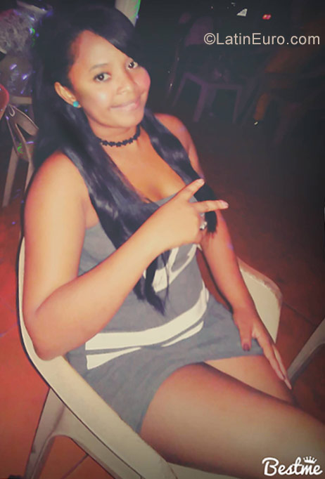 Date this funny Dominican Republic girl Ileana from Santo Domingo DO26956