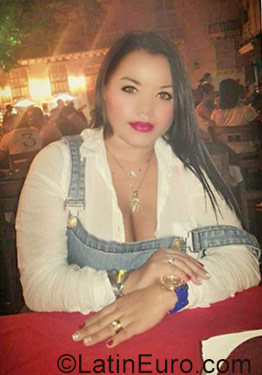 Date this young Colombia girl Lina from Monteria CO31203