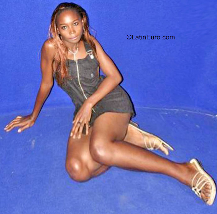 Date this cute Cameroon girl Merveilled jordanie from Yaounde CM249