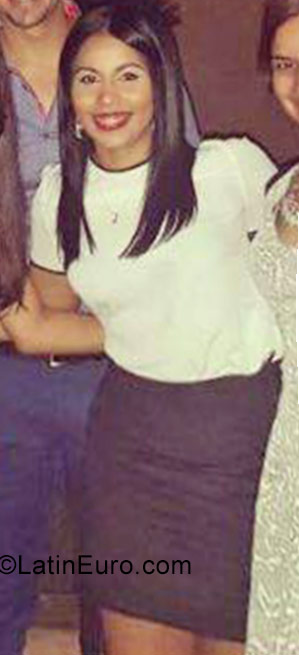 Date this attractive Dominican Republic girl Chantal from Santo Domingo DO27239