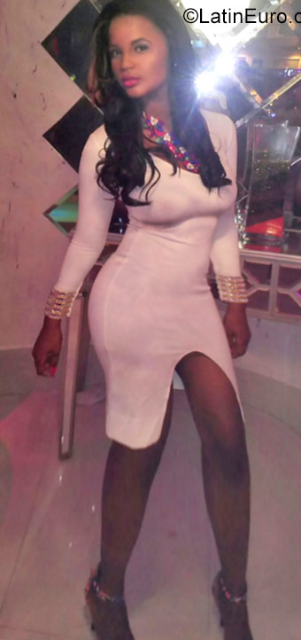 Date this happy Dominican Republic girl Romey from Santo Domingo DO40251