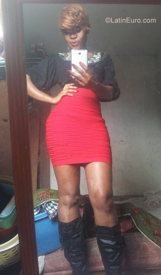 Date this voluptuous Ivory Coast girl Cristaz from Abidjan IC79