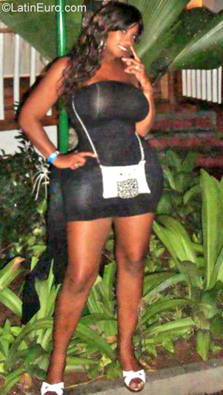Date this hard body Colombia girl Linda from Cali CO31585
