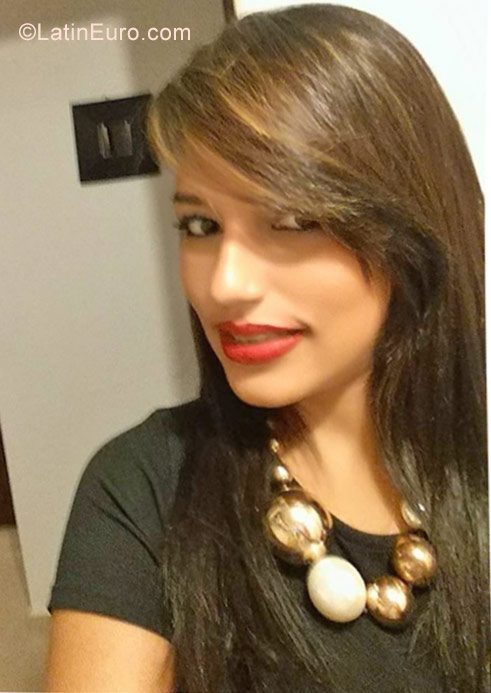 Date this gorgeous Dominican Republic girl Karen from Santo Domingo DO27339