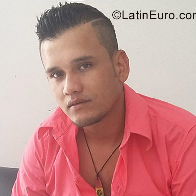 Date this charming Colombia man Eric from Tulua CO21061