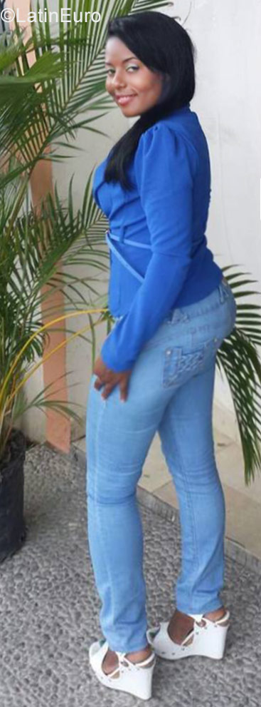 Date this young Dominican Republic girl Soraida from bavaro DO28329