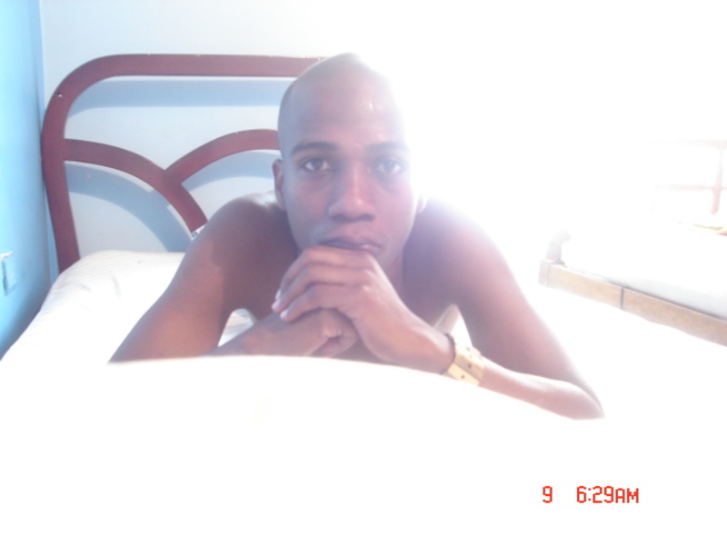 Date this gorgeous Colombia man Edgar hernan from colombia US18079