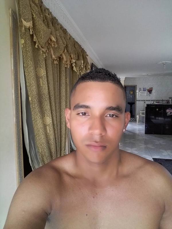 Date this beautiful Colombia man Pe&ntilde;ate perez from soledad atlantico CO21276